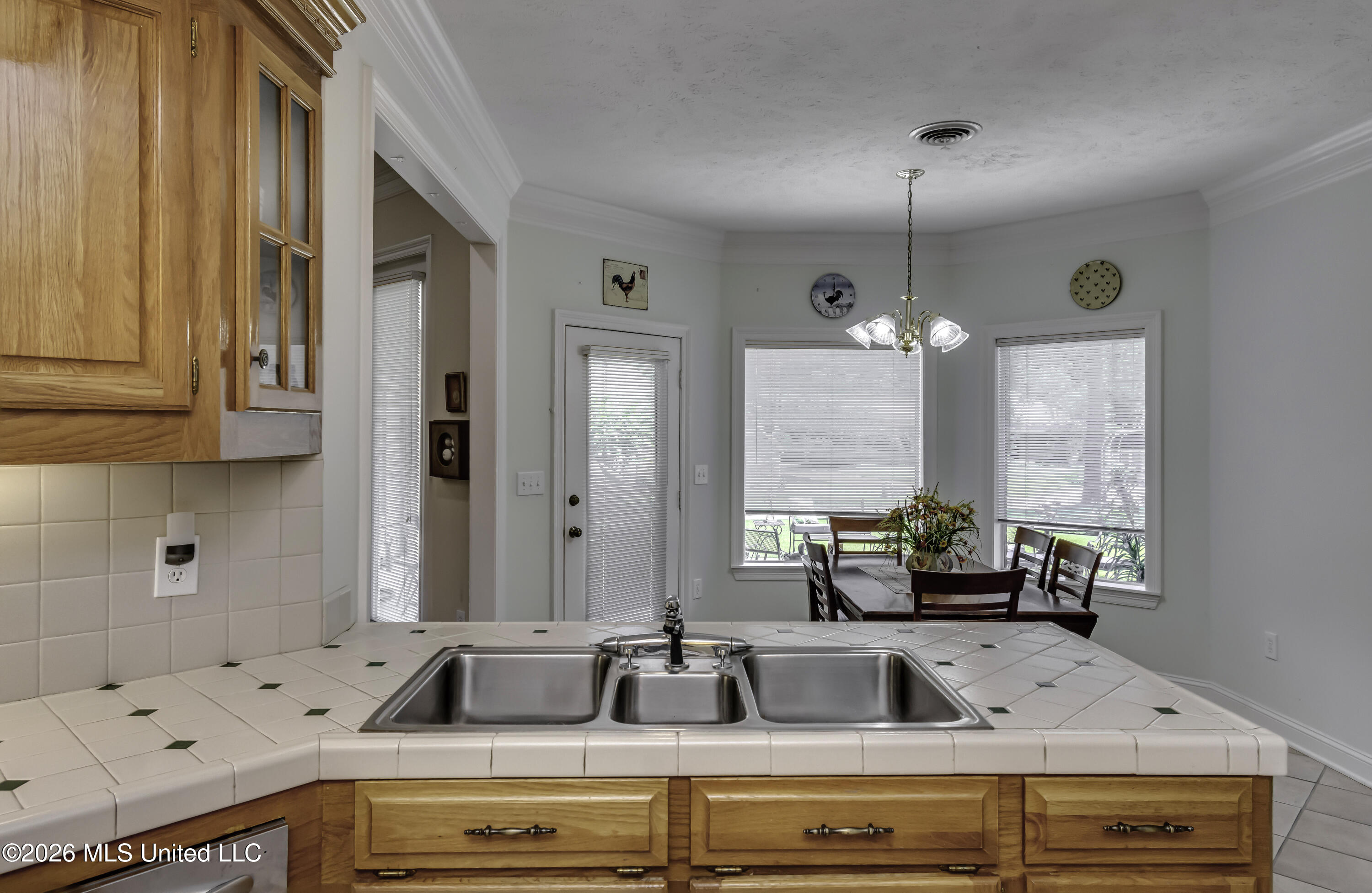656 April Sound Pearl, MS 39208 - Photo 14 of 61 Kitchen