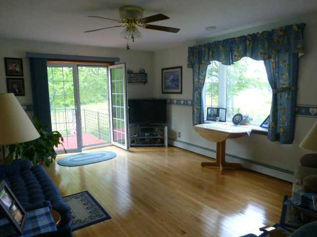 844 Mason Bay Road Jonesport, ME 04649 - Photo 13 of 33 Living Room.
