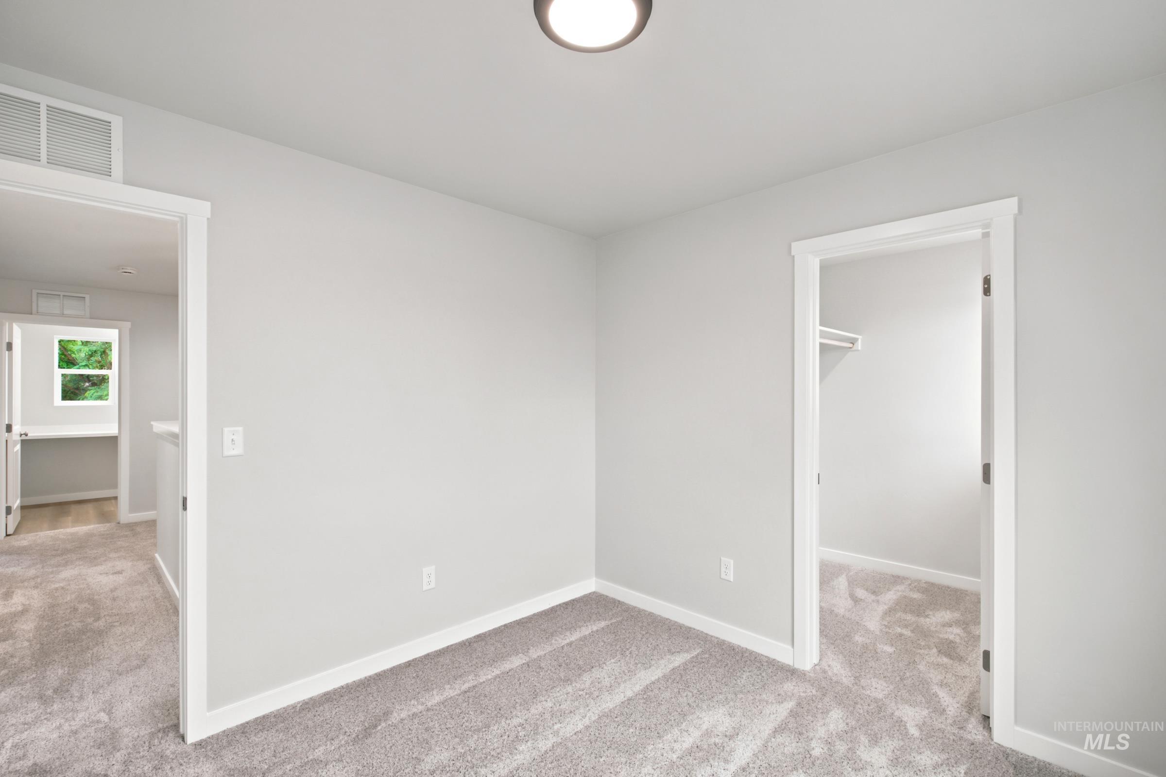 472 Merlin Court Middleton, ID 83644 - Photo 20 of 25 Neutral tone wall finishes