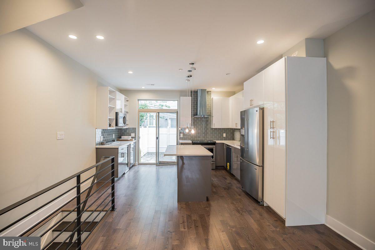 1822 Reed Street Philadelphia, PA 19146 - Photo 2 of 25