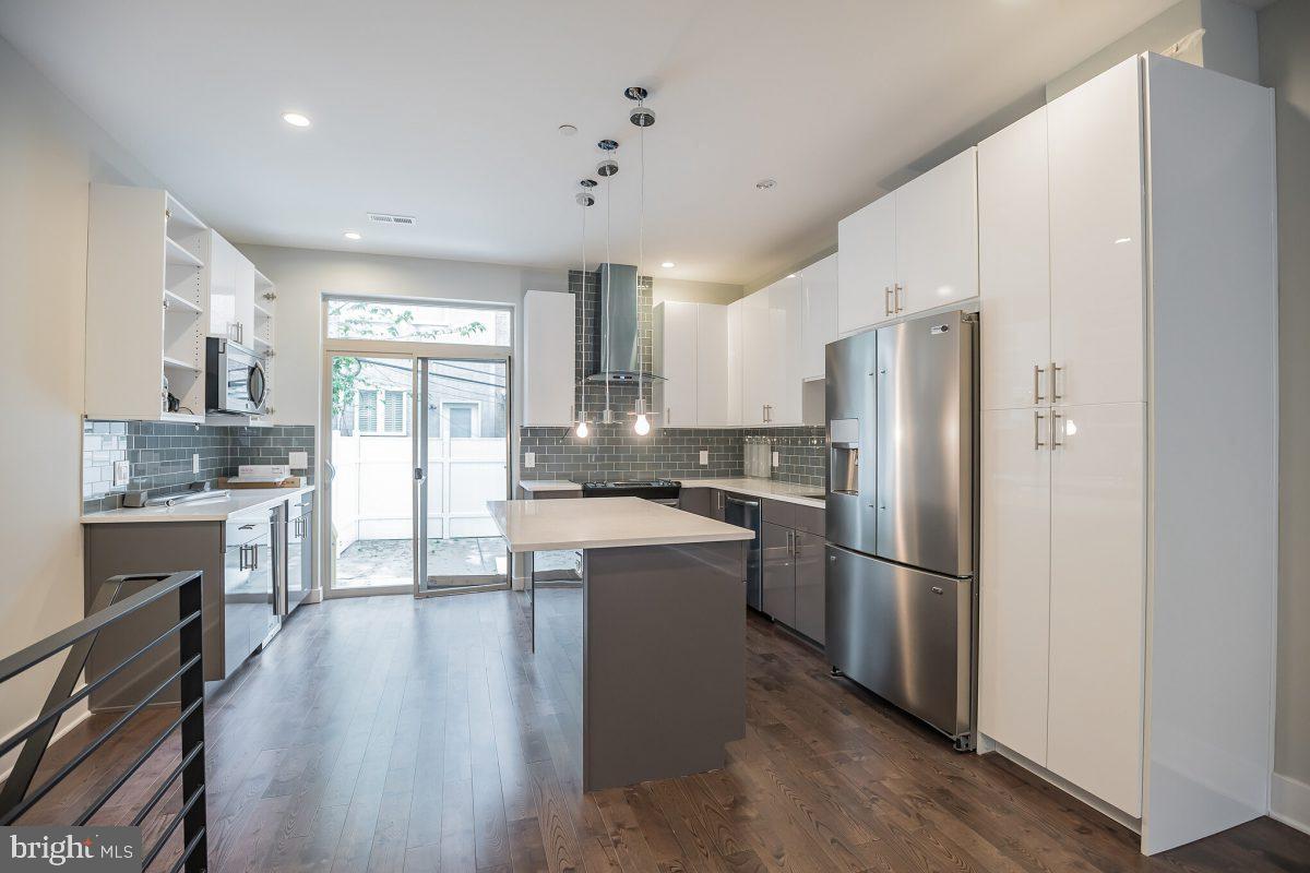 1822 Reed Street Philadelphia, PA 19146 - Photo 3 of 25