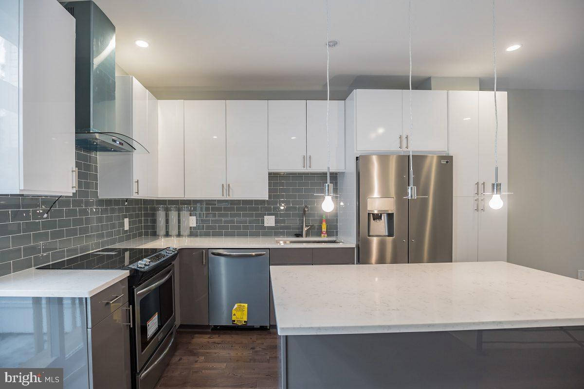 1822 Reed Street Philadelphia, PA 19146 - Photo 4 of 25
