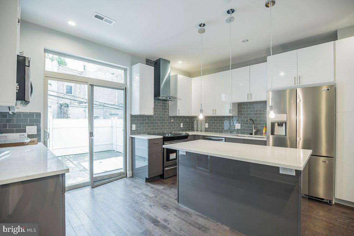 1822 Reed Street Philadelphia, PA 19146 - Photo 5 of 25