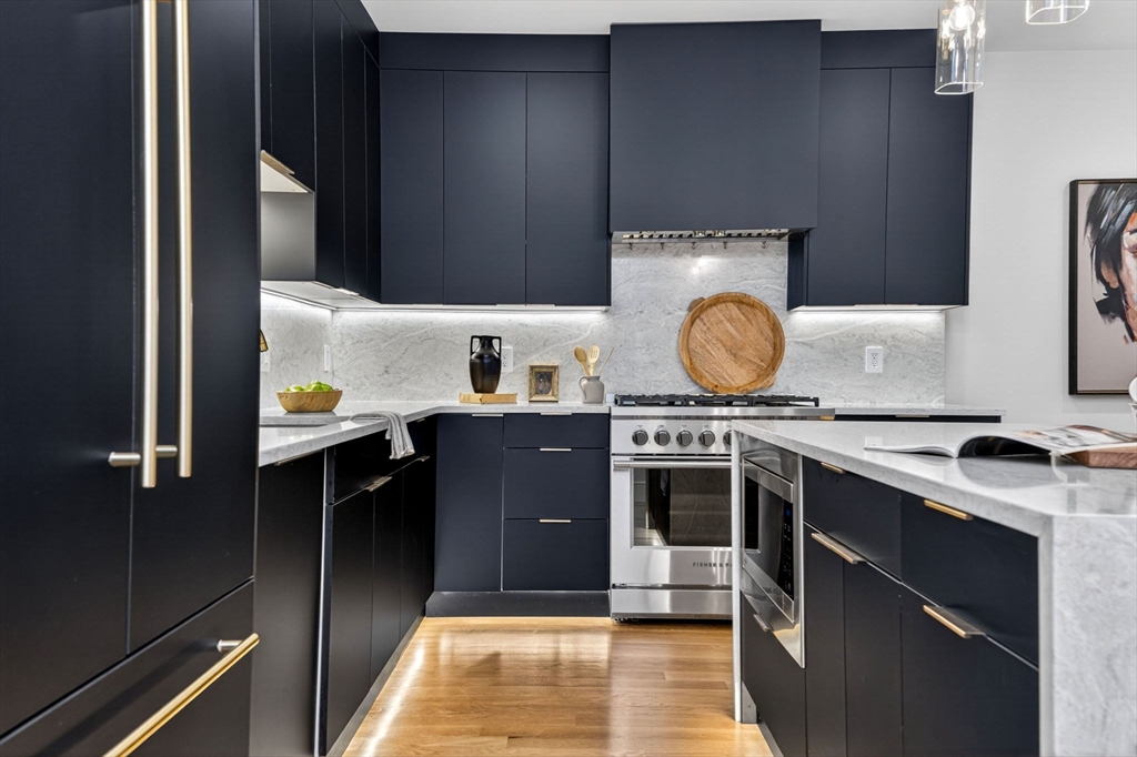 8-10 Mercer Street, Unit PH Boston, MA 02127 - Photo 9 of 26