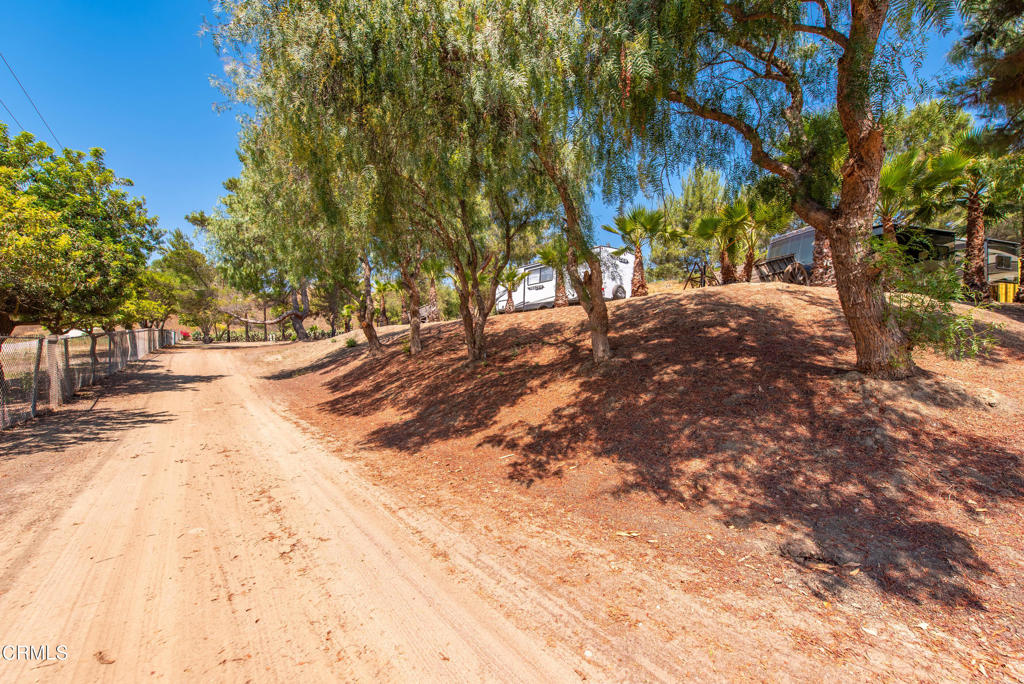8450 Waters Road Moorpark, CA 93021 - Photo 4 of 38