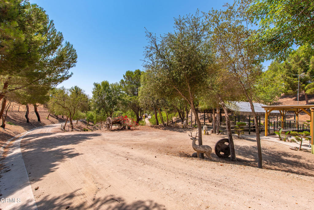 8450 Waters Road Moorpark, CA 93021 - Photo 5 of 38