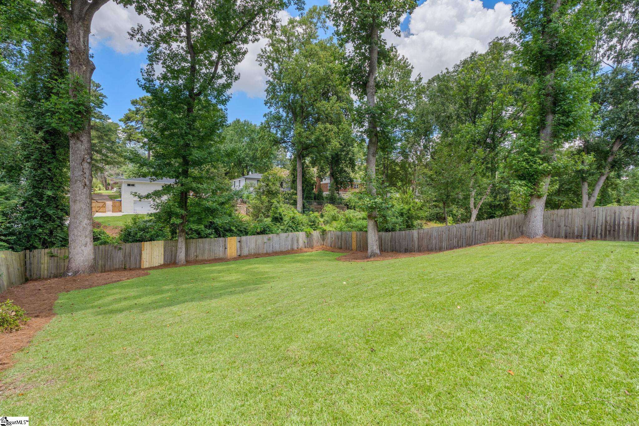 212 Robin Hood Road Greenville, SC 29607 - Photo 27 of 29 Gallery Image 27