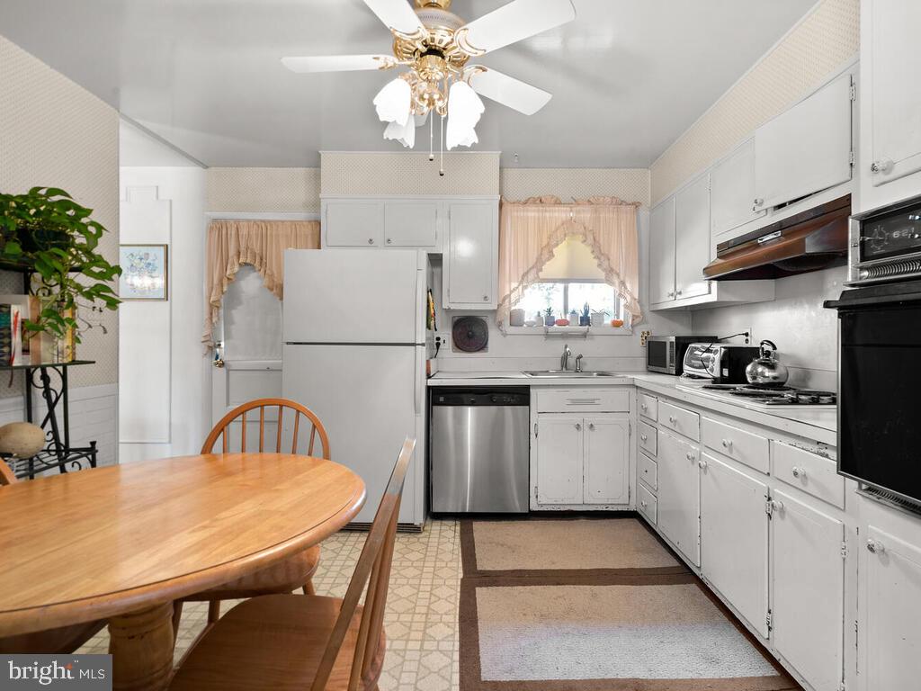 12017 Kerwood Road Silver Spring, MD 20904 - Photo 4 of 21 Gallery Image 4