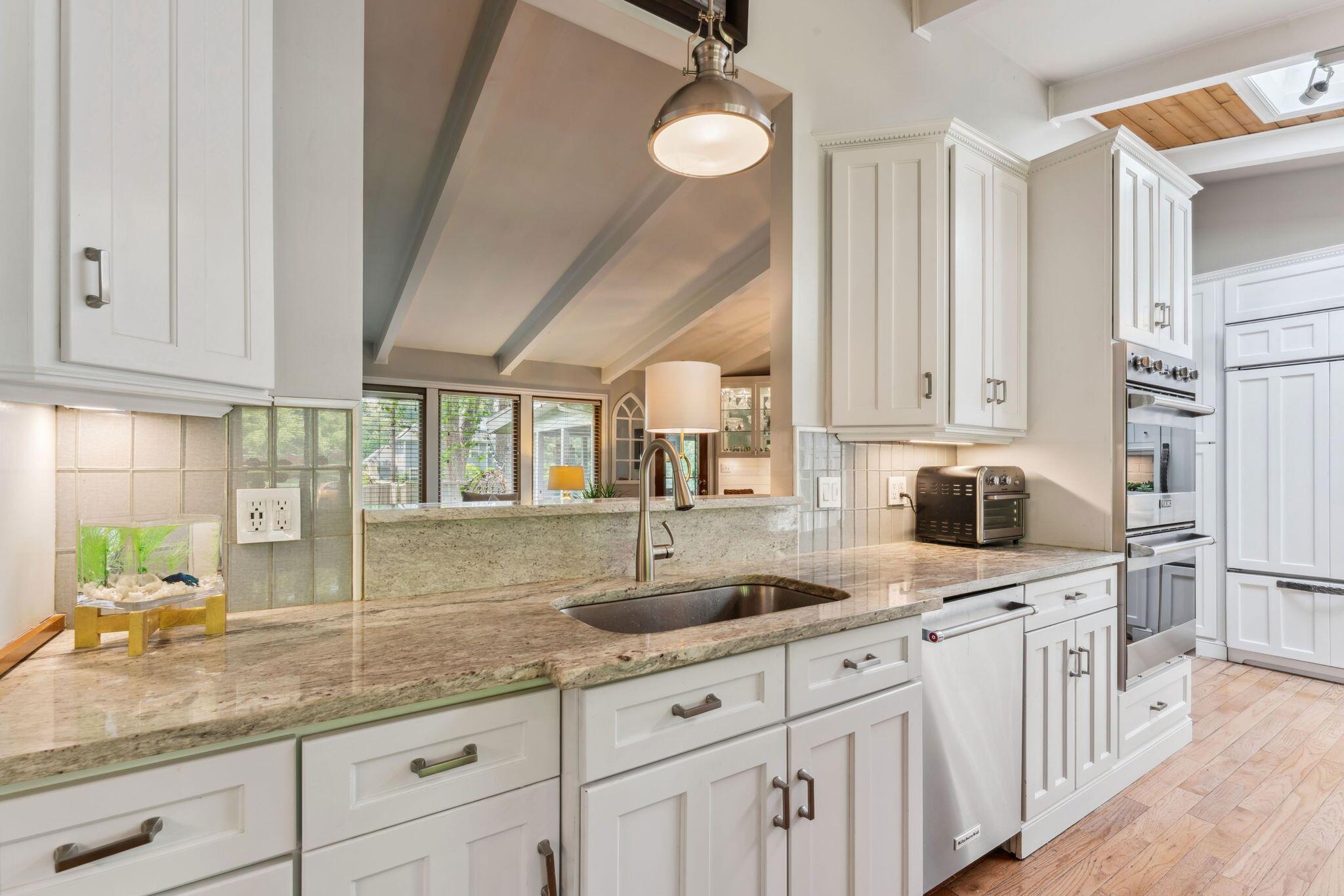 4103 Winfield Road Columbus, OH 43220 - Photo 24 of 91 Kitchen