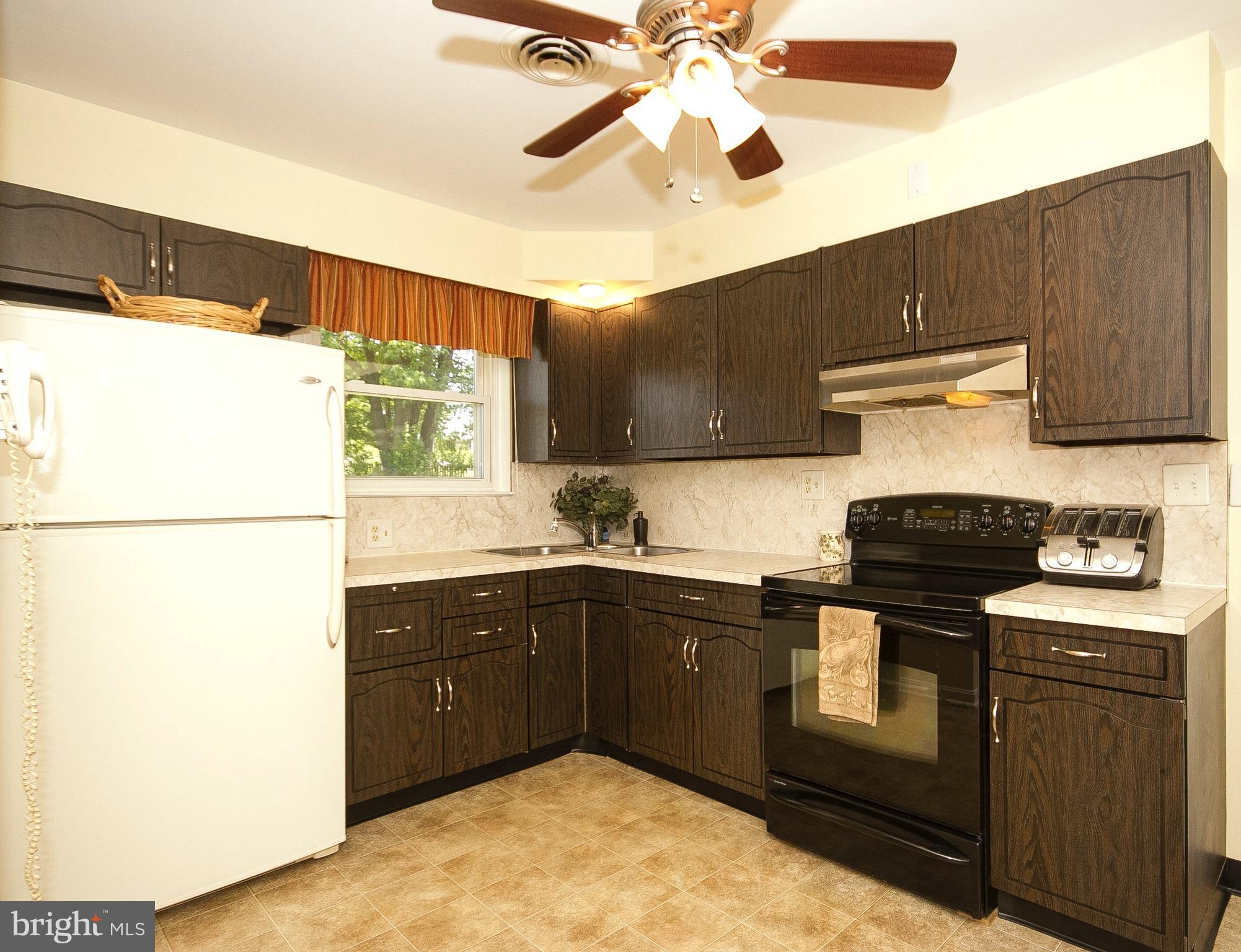 1305 Murgatroyd Road Fallston, MD 21047 - Photo 9 of 22 Kitchen