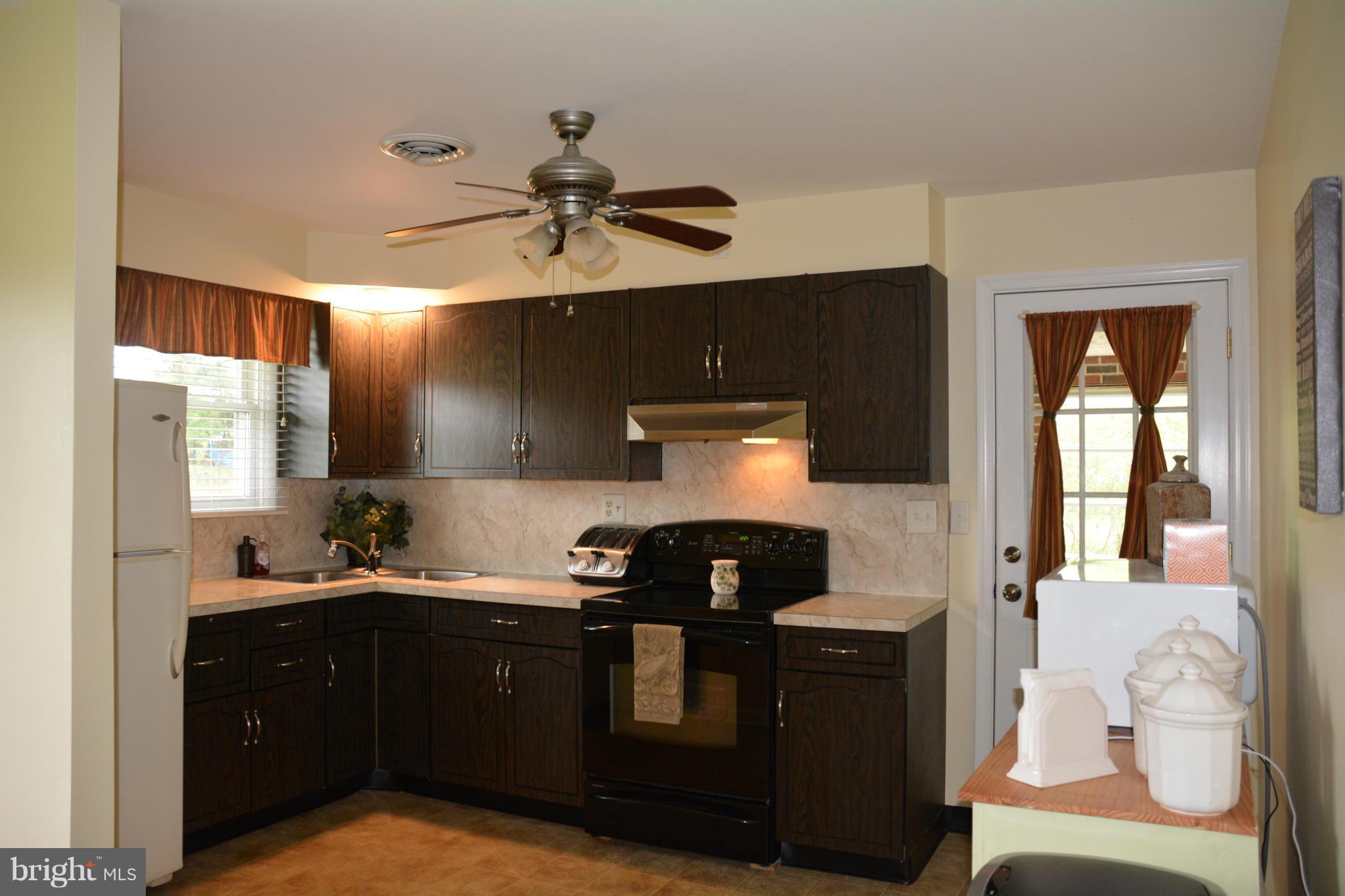 1305 Murgatroyd Road Fallston, MD 21047 - Photo 10 of 22 Kitchen