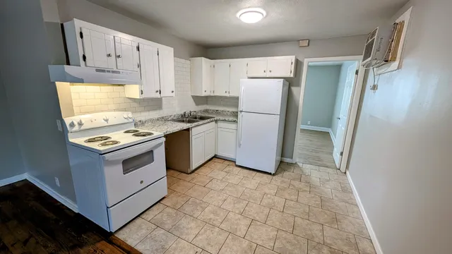 $515,000 | 5120 Linbar Drive, Nashville, TN 37211