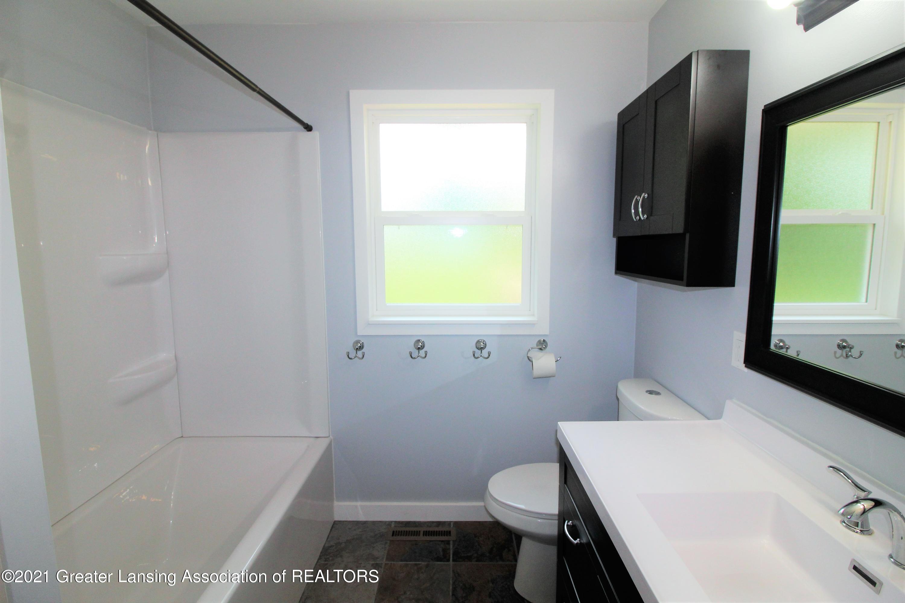 2812 Avery Road St. Johns, MI 48879 - Photo 20 of 25 Avery bath