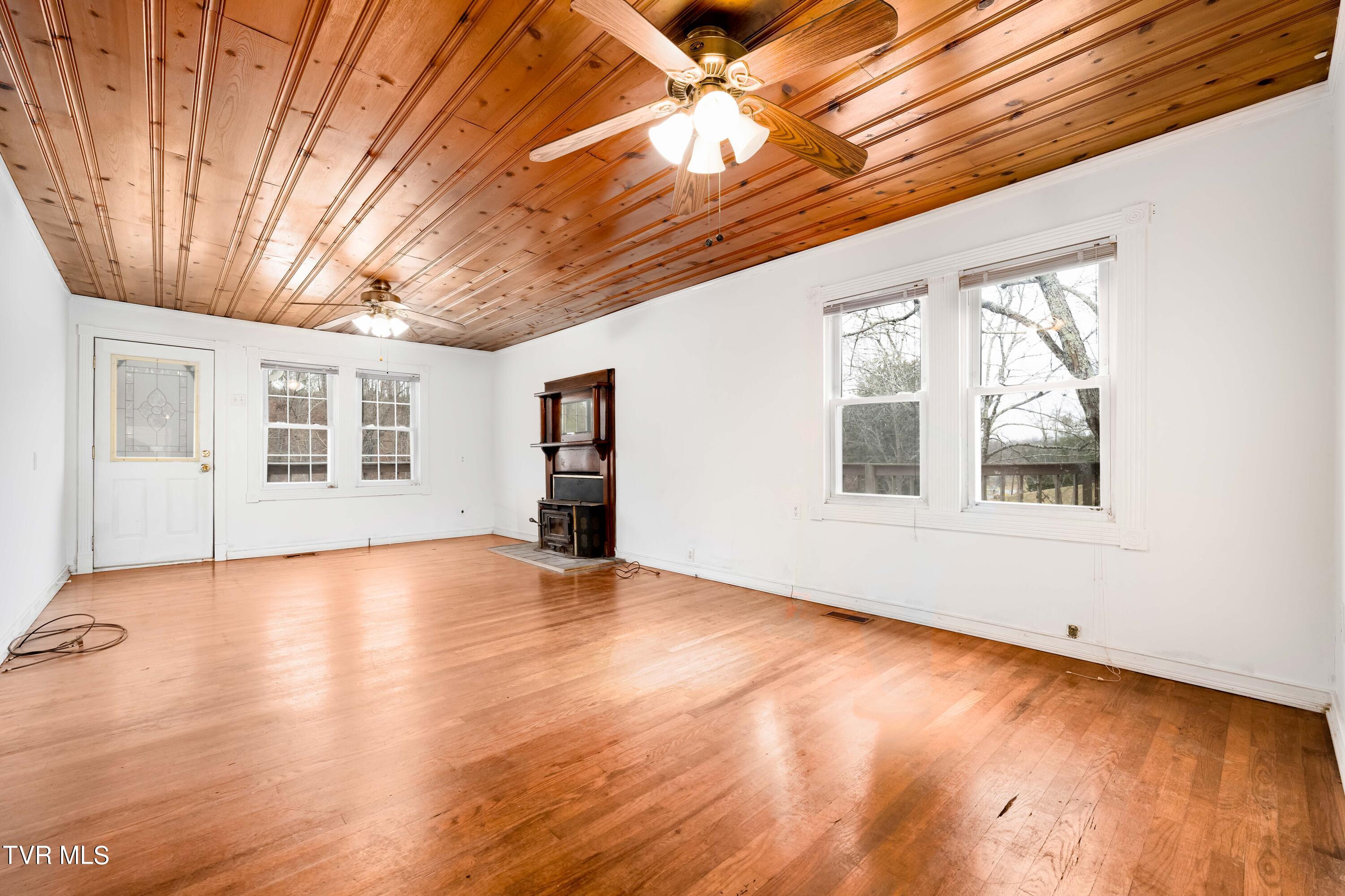 4162 Ridge Road Kingsport, TN 37660 - Photo 3 of 62 4162 Ridge Road (45 of 62)