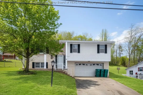 $209,999 | 54 Oakmont Drive, Poca, WV 25159