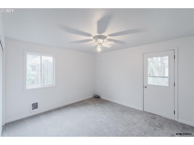 1329 Southwest Queen Avenue Albany, OR 97321 - Photo 10 of 32 Gallery Image 10