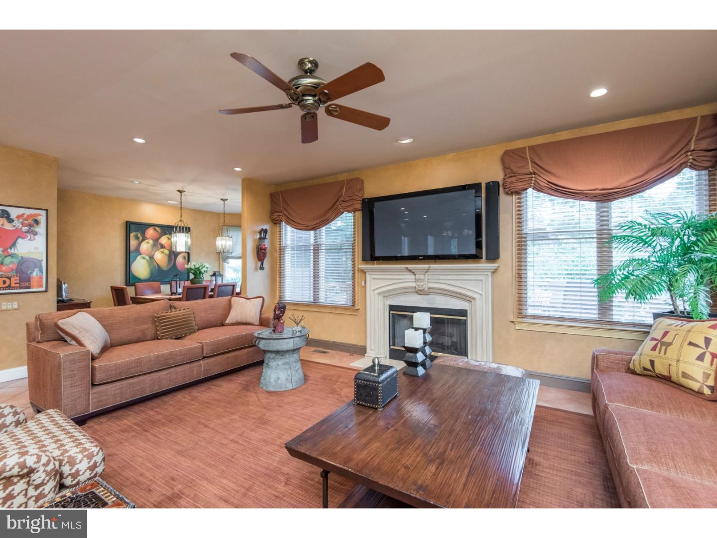 930 Pine Valley Circle Rydal, PA 19046 - Photo 13 of 22 Living Room