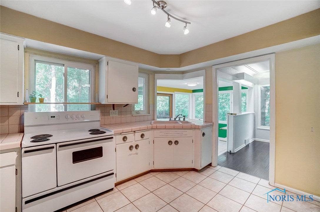 1033 Richards Road Toledo, OH 43607 - Photo 13 of 46 Gallery Image 13