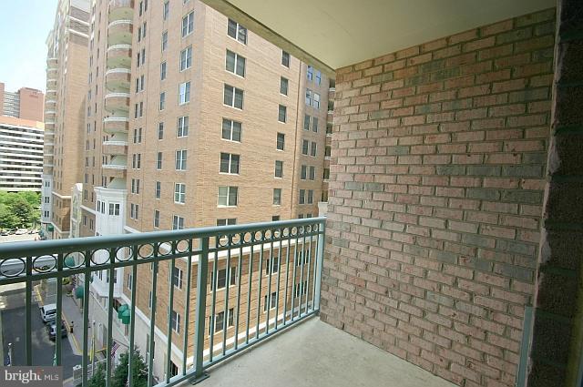 851 North Glebe Road, Unit 810 Arlington, VA 22203 - Photo 23 of 28 a bathroom with a shower