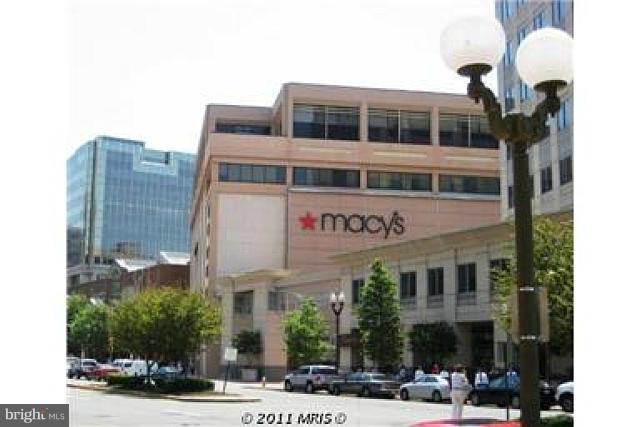 851 North Glebe Road, Unit 810 Arlington, VA 22203 - Photo 27 of 28 a front view of a building with street view