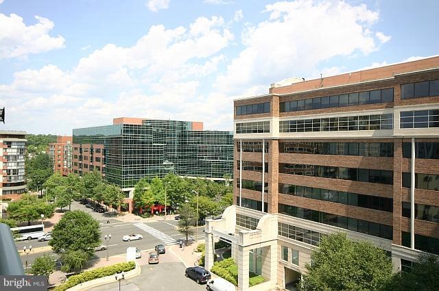851 North Glebe Road, Unit 810 Arlington, VA 22203 - Photo 8 of 28 a view of a city with tall buildings