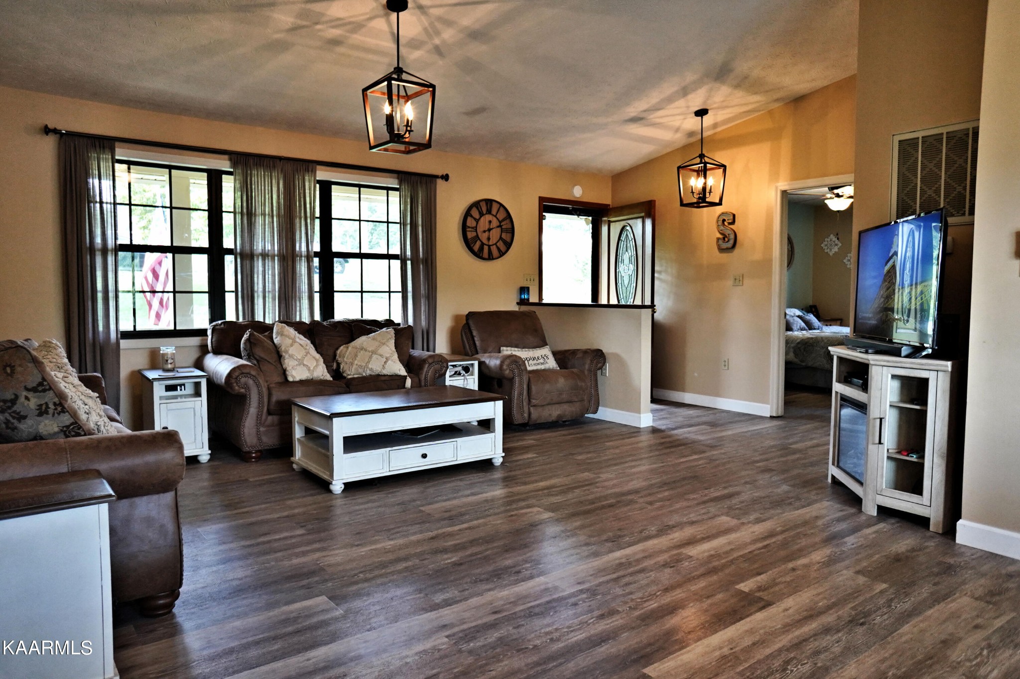 1370 Flag Branch Road Greeneville, TN 37743 - Photo 11 of 39 Gallery Image 11
