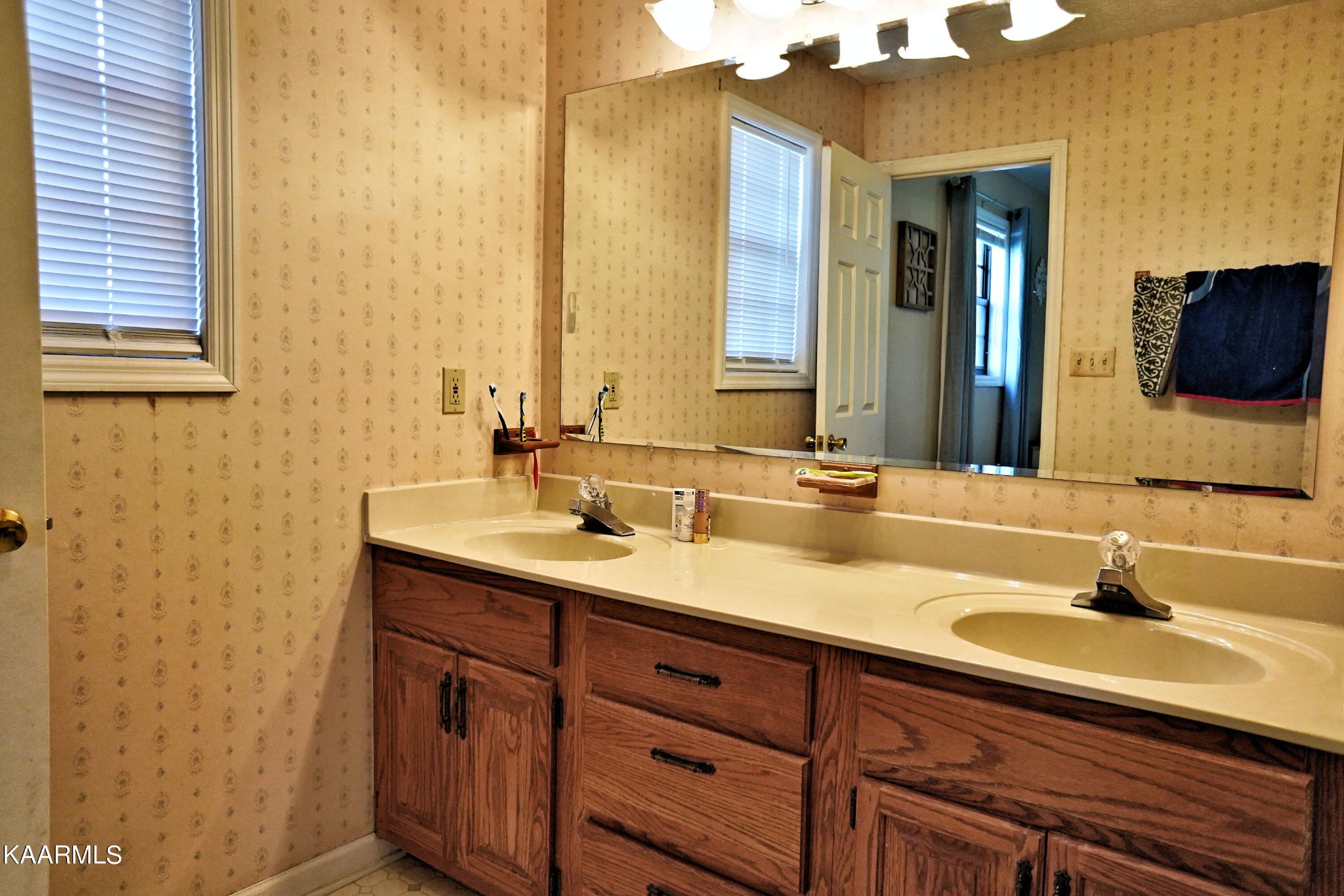 1370 Flag Branch Road Greeneville, TN 37743 - Photo 7 of 39 Gallery Image 7