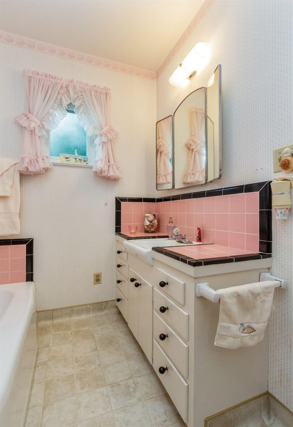 1156 Cyrier Avenue Reedley, CA 93654 - Photo 13 of 20