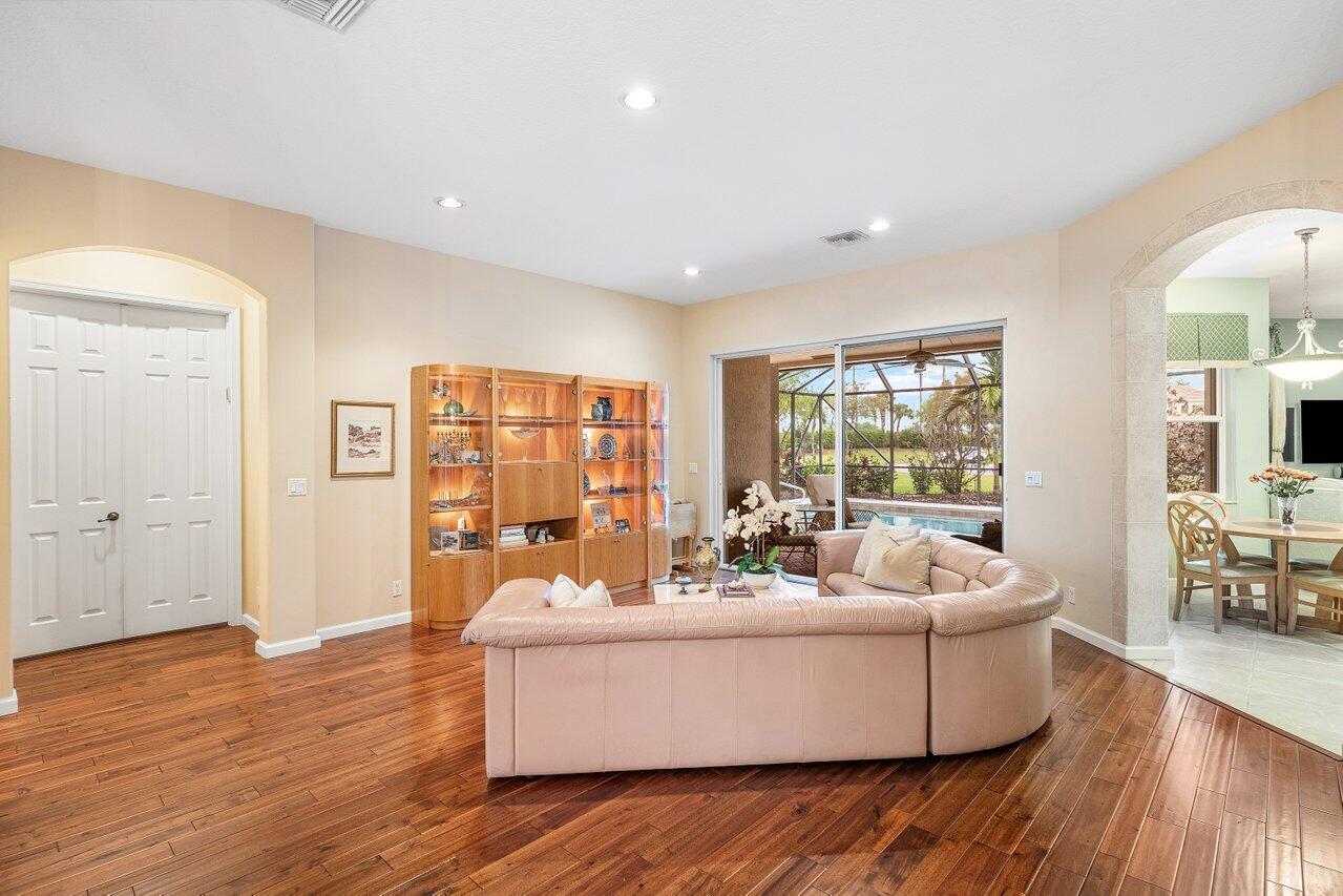 11082 Silver Ridge Street Wellington, FL 33449 - Photo 5 of 38 008-11082SilverRidgeStreet-Wellington-FL