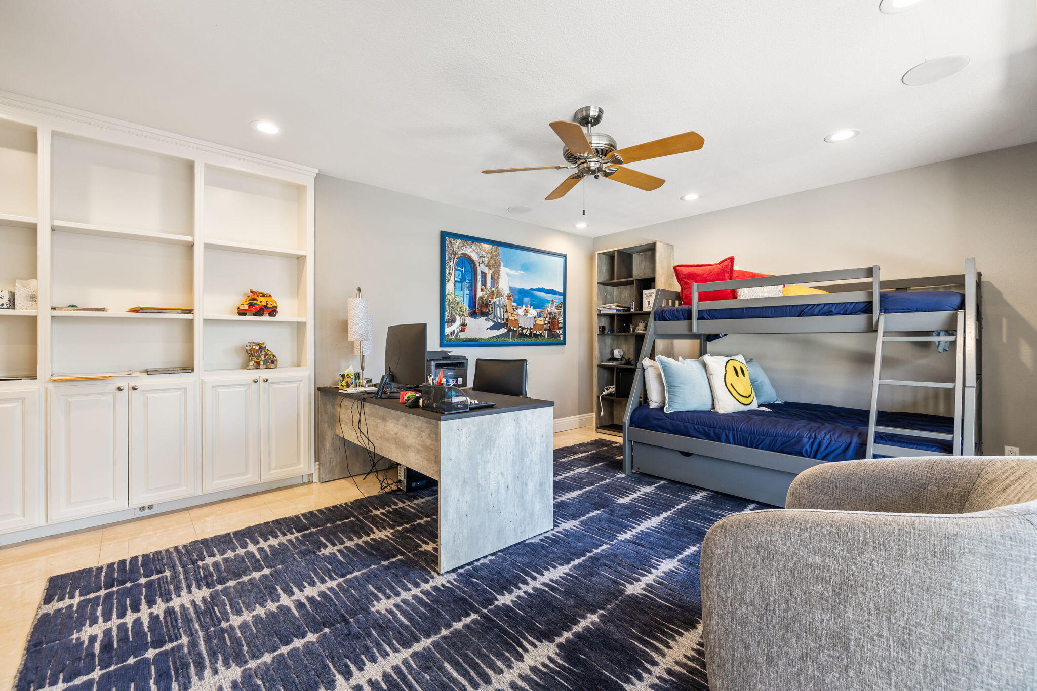 6 Barnard Court Rancho Mirage, CA 92270 - Photo 23 of 58 a living room with furniture and a rug