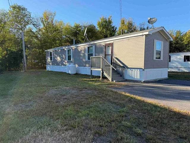 $1,850 | 44 Pineland Park Road, Milton, NH 03851