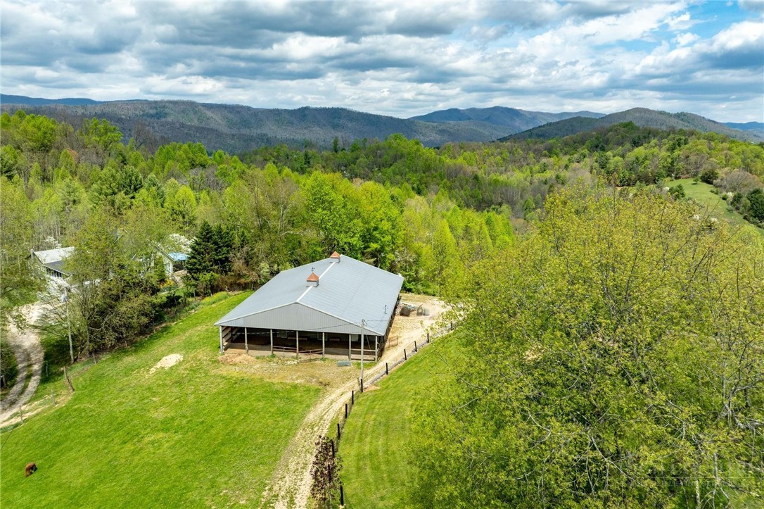 4861 Dry Hill Road Butler, TN 37640 - Photo 6 of 50 Gallery Image 6