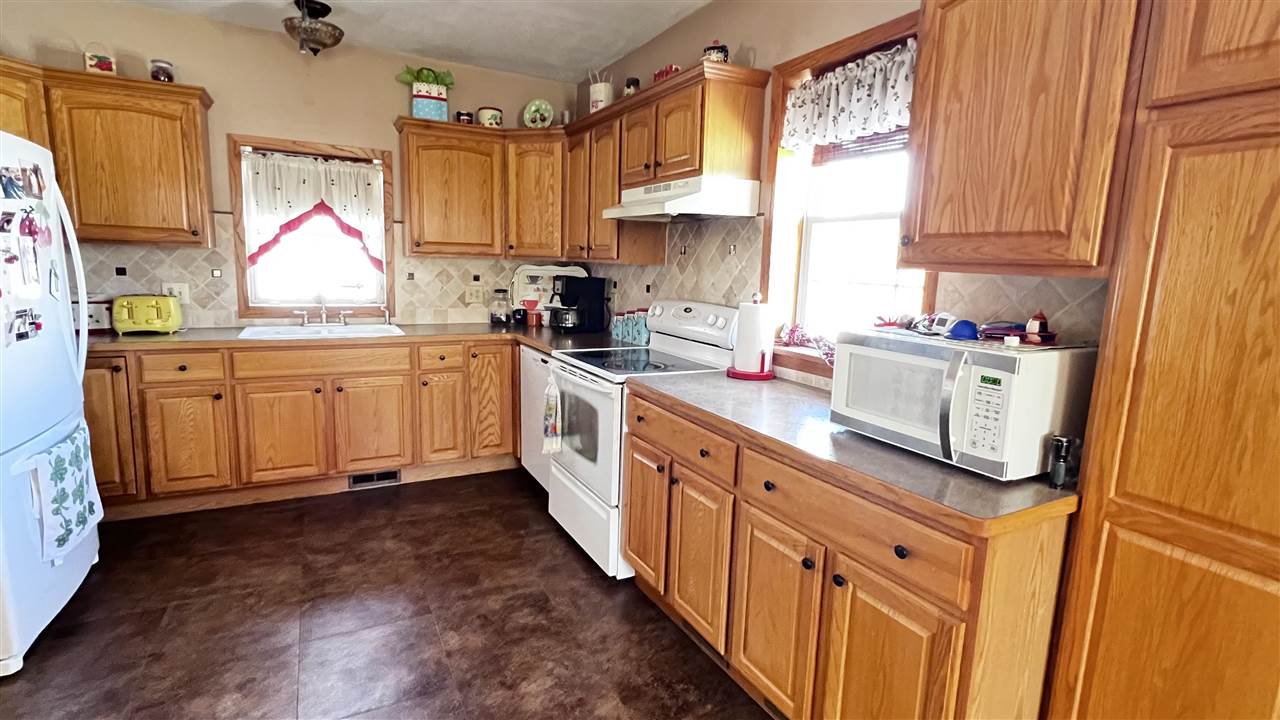 2240 Southwell Road Gladwin, MI 48624 - Photo 18 of 64
