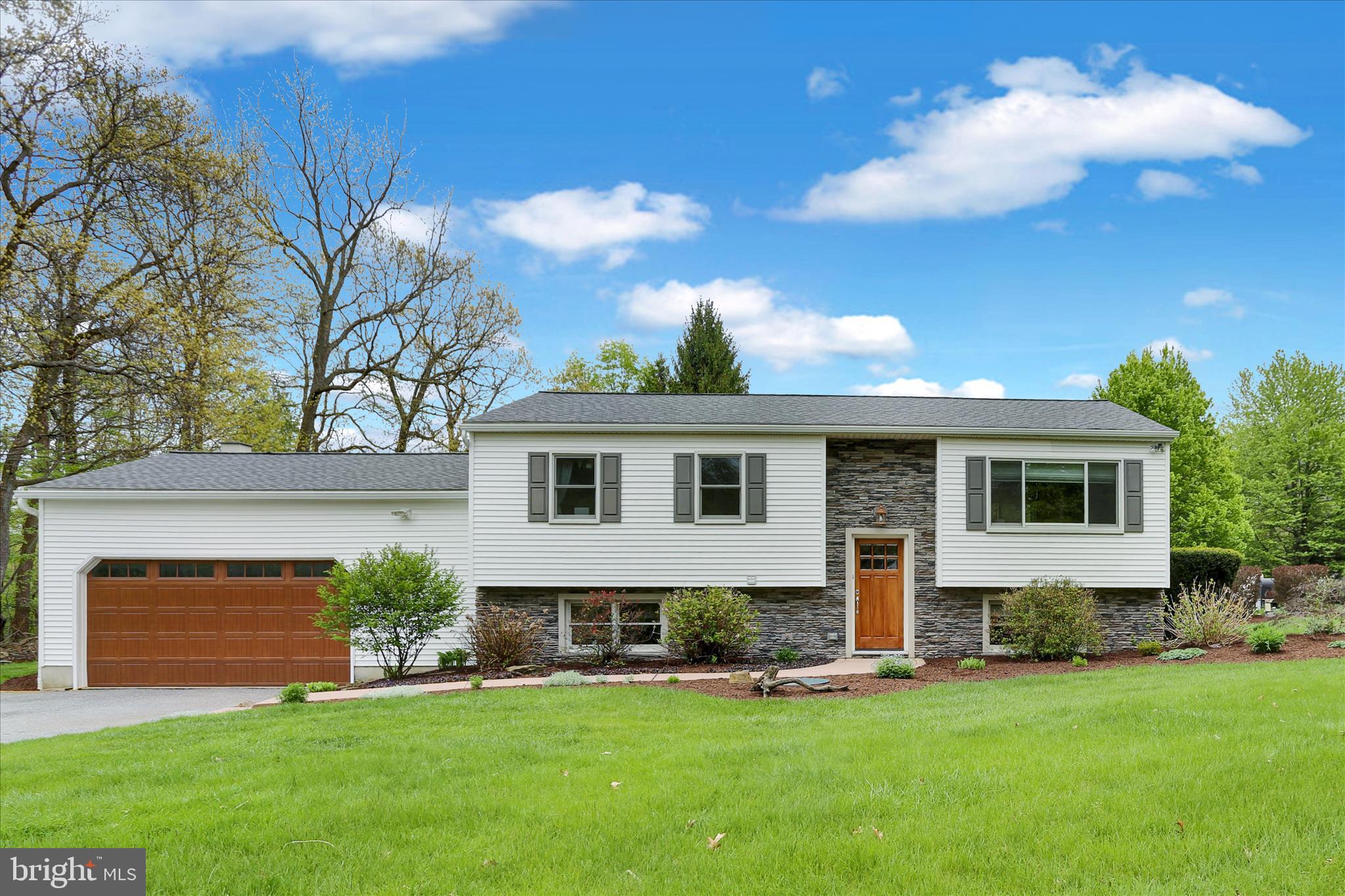 18 Deer Path Road Robesonia, PA 19551 - Photo 7 of 44 E26A6495A
