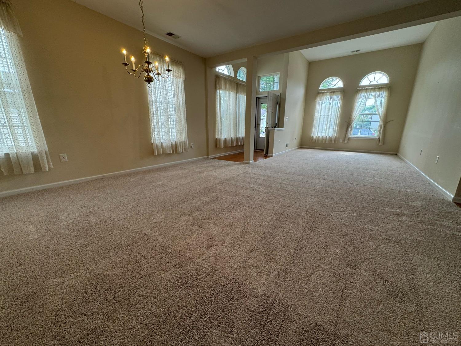 54 Pebble Creek Road Dayton, NJ 08810 - Photo 2 of 13 Gallery Image 2