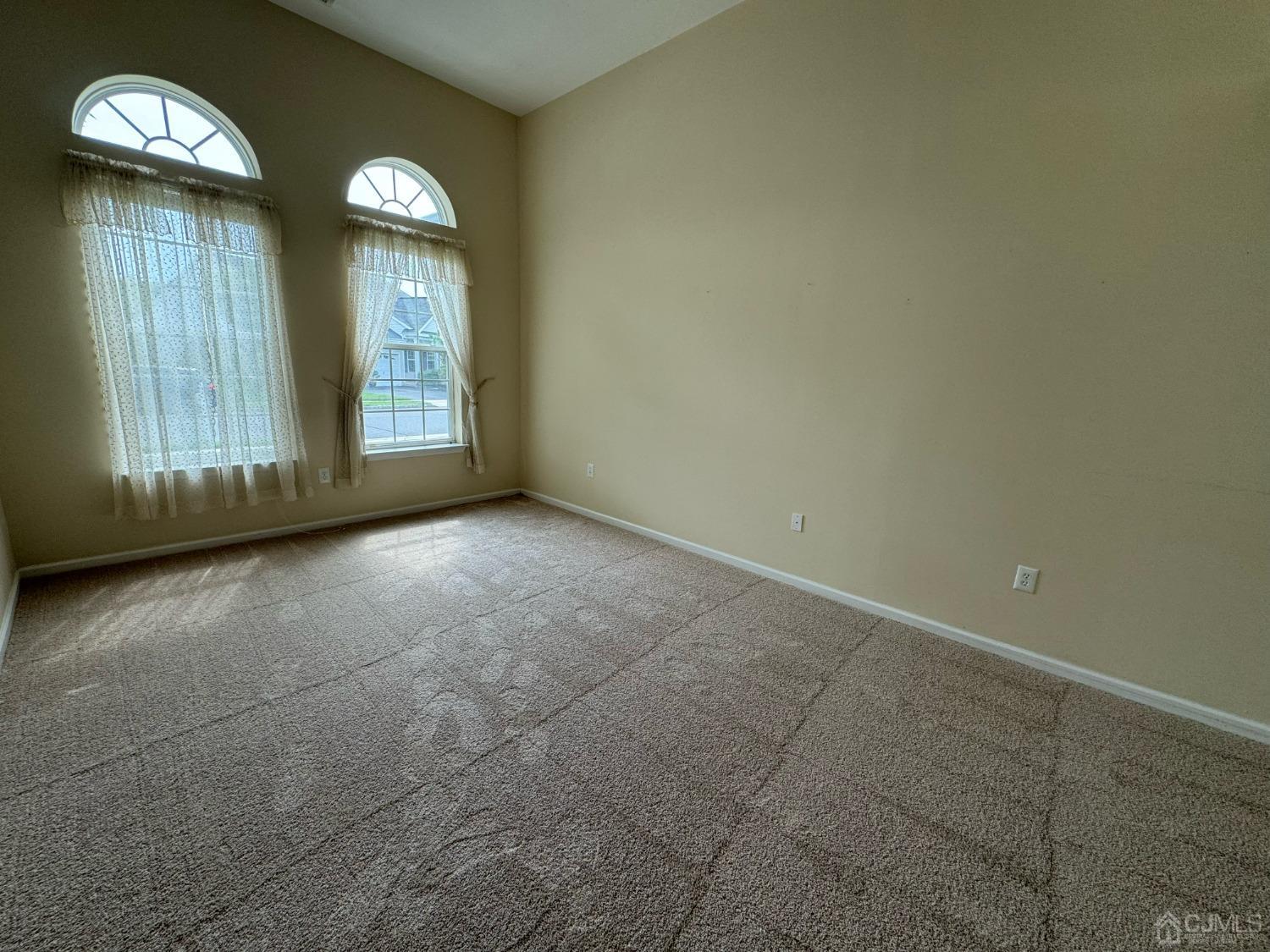 54 Pebble Creek Road Dayton, NJ 08810 - Photo 3 of 13 Gallery Image 3