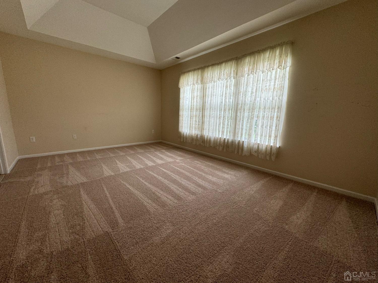 54 Pebble Creek Road Dayton, NJ 08810 - Photo 8 of 13 Gallery Image 8