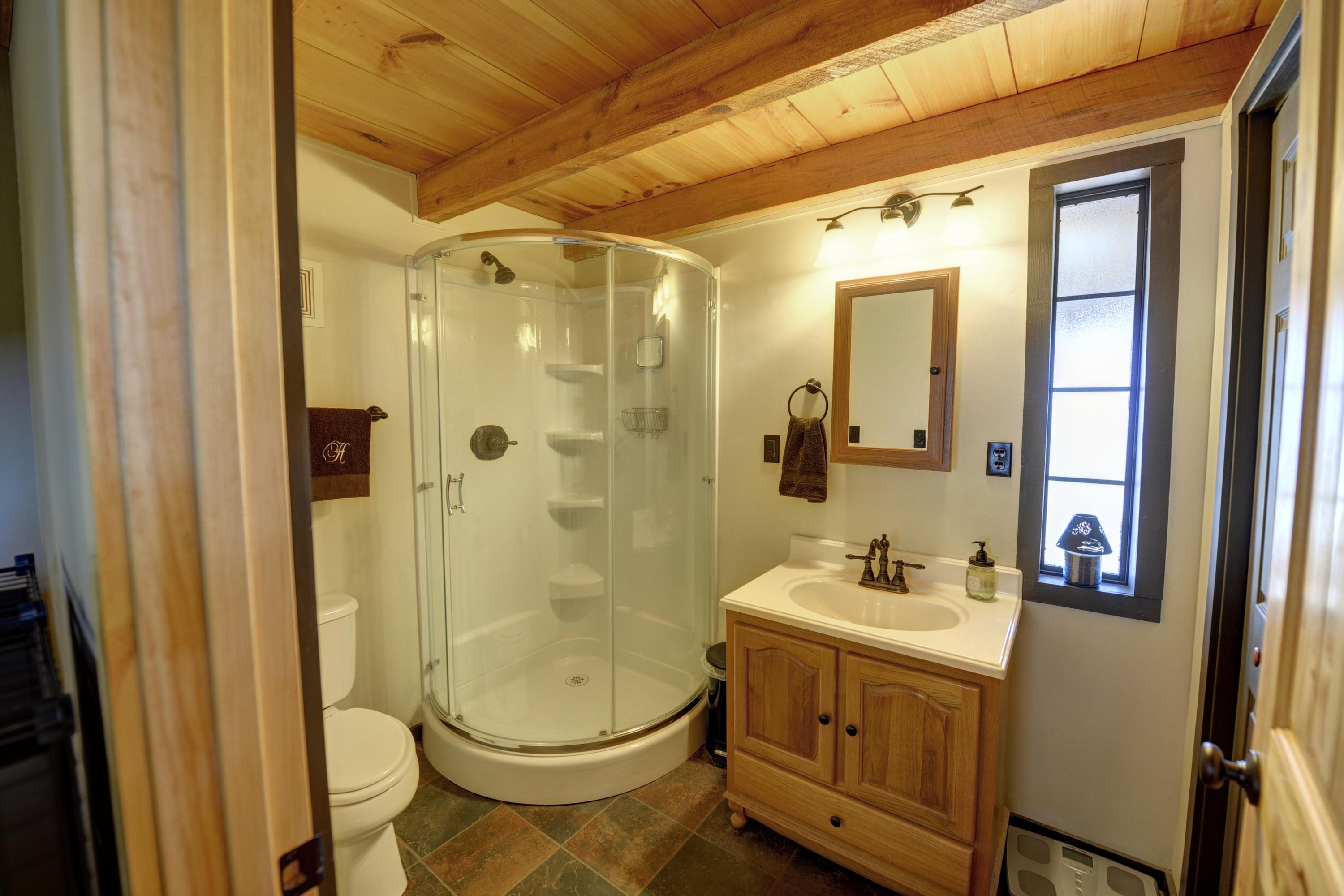 3052 Rocky Springs Road Spring City, TN 37381 - Photo 7 of 13 3052 rocky springs bath .jpg