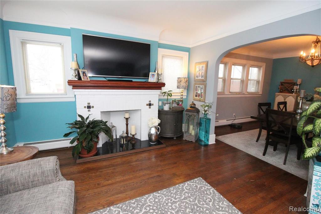 1376 Bedford Road Grosse Pointe Park, MI 48230 - Photo 5 of 49