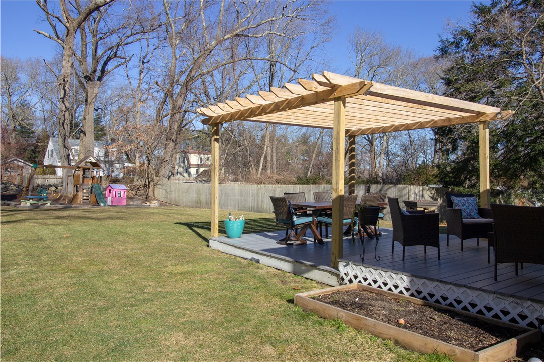 93 Wolverstone Road Warwick, RI 02818 - Photo 2 of 34