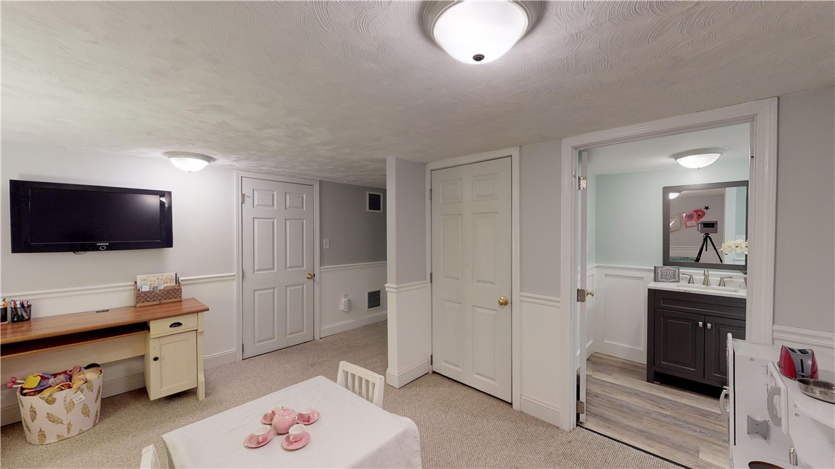 93 Wolverstone Road Warwick, RI 02818 - Photo 22 of 34
