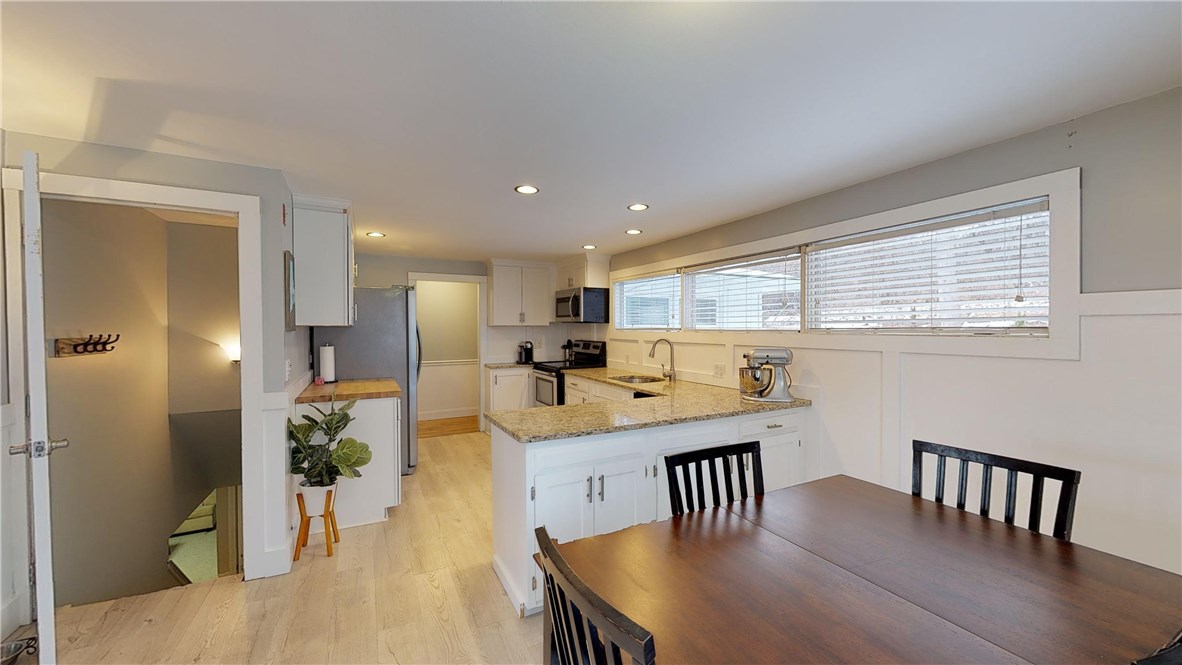 93 Wolverstone Road Warwick, RI 02818 - Photo 4 of 34