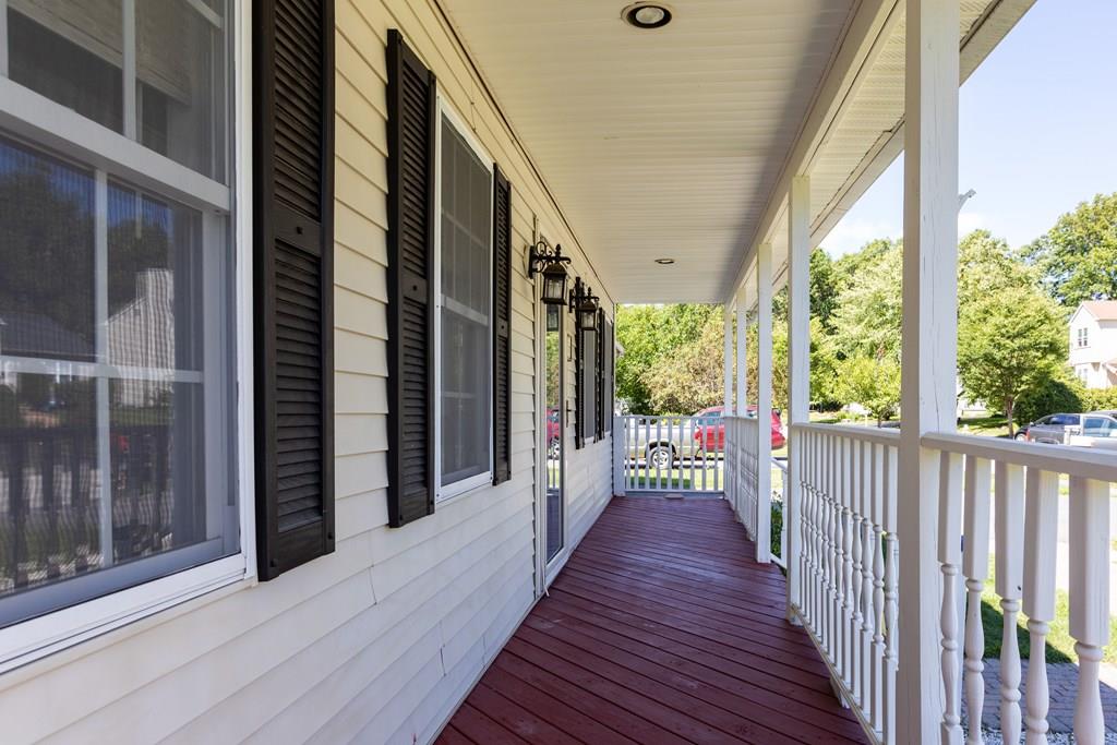 56 Santoro Road Worcester, MA 01606 - Photo 4 of 38 Gallery Image 4