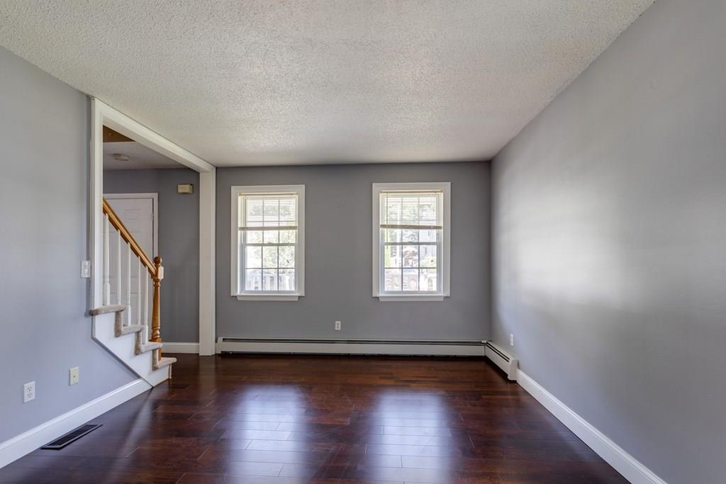 56 Santoro Road Worcester, MA 01606 - Photo 8 of 38 Gallery Image 8
