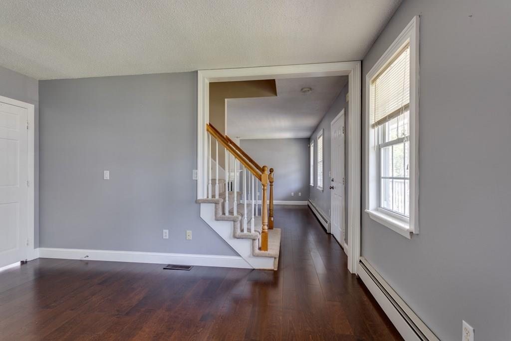 56 Santoro Road Worcester, MA 01606 - Photo 9 of 38 Gallery Image 9