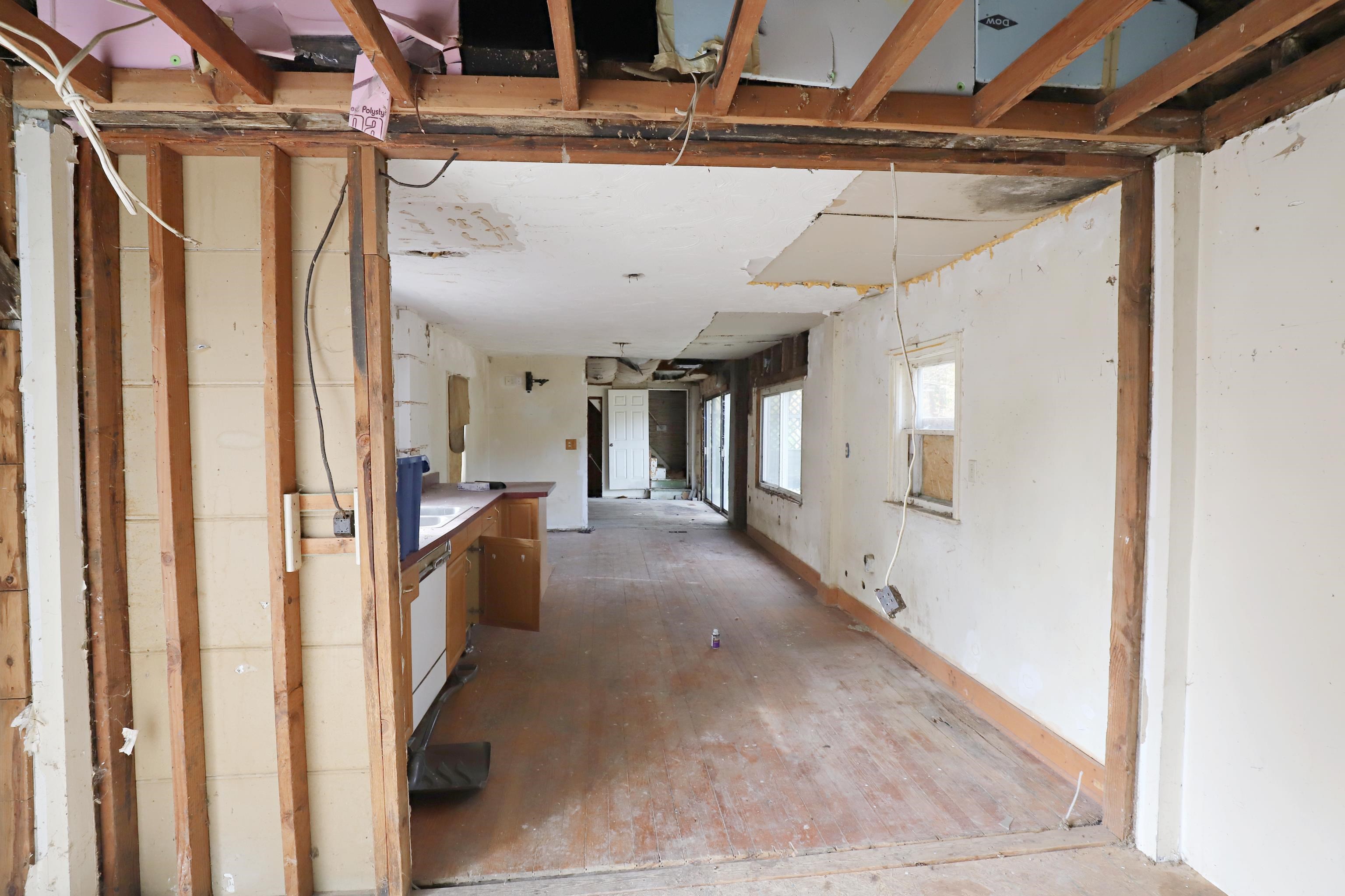 1569 Flushing Road Flushing, MI 48433 - Photo 14 of 44 50159811-43b05560-a1ae-481e-b21e-ecdc3ef1c3a7.JPG