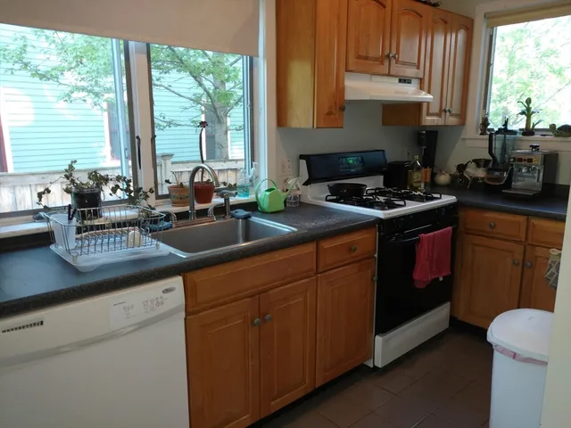 $1,995 | 26 Hingham Street, Unit 2, Cambridge, MA 02138