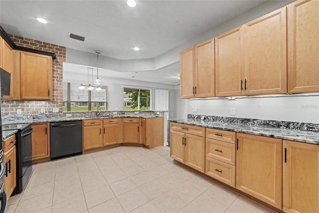 4635 Pond Ridge Drive Riverview, FL 33578 - Photo 10 of 27 Gallery Image 10