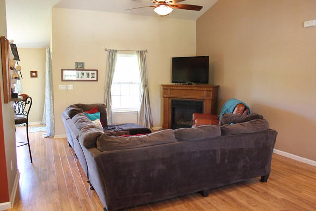 955 Toms Knob Road Rocky Mount, VA 24151 - Photo 14 of 31 Family Room