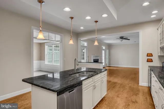 $475,000 | 6 Jamestown Square, Mechanicsburg, PA 17050